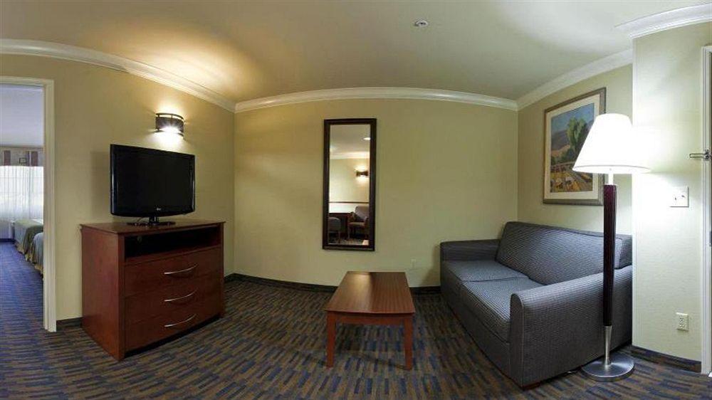 Holiday Inn Express & Suites Watsonville By Ihg Εξωτερικό φωτογραφία