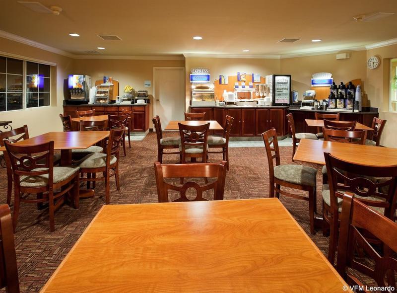 Holiday Inn Express & Suites Watsonville By Ihg Εξωτερικό φωτογραφία