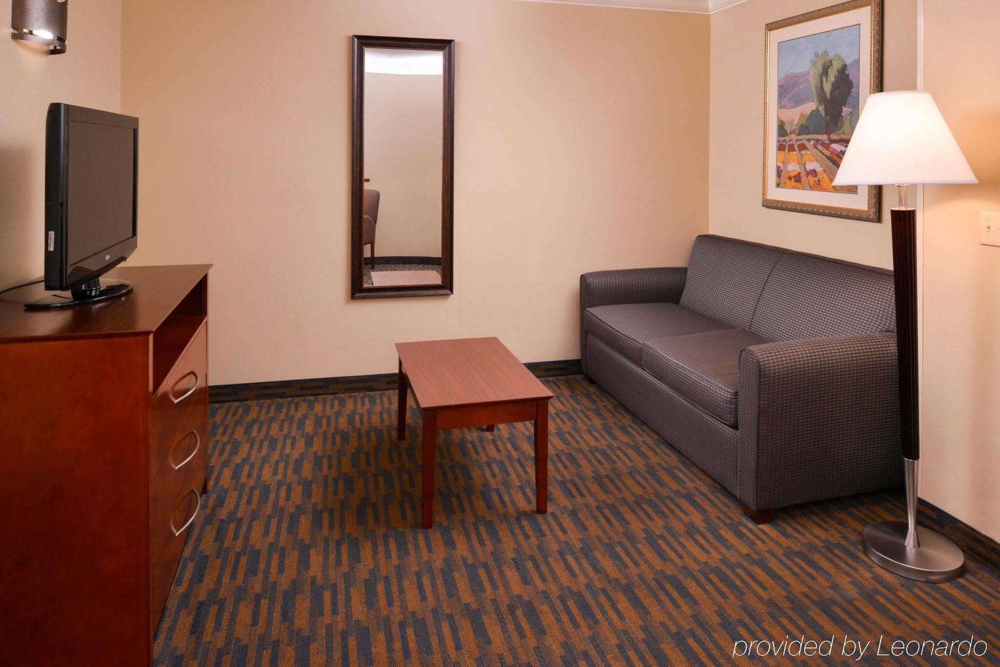 Holiday Inn Express & Suites Watsonville By Ihg Εξωτερικό φωτογραφία