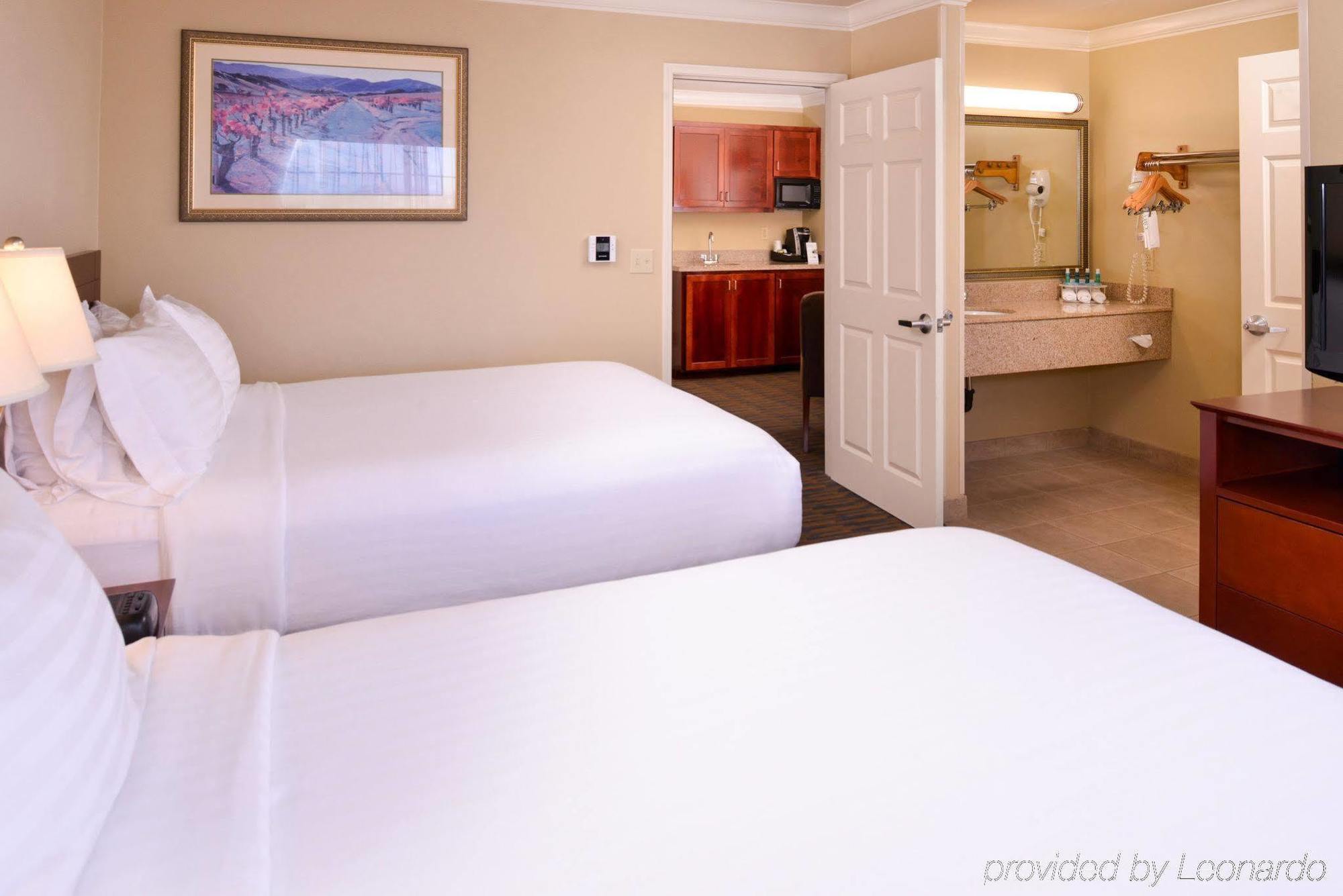 Holiday Inn Express & Suites Watsonville By Ihg Εξωτερικό φωτογραφία
