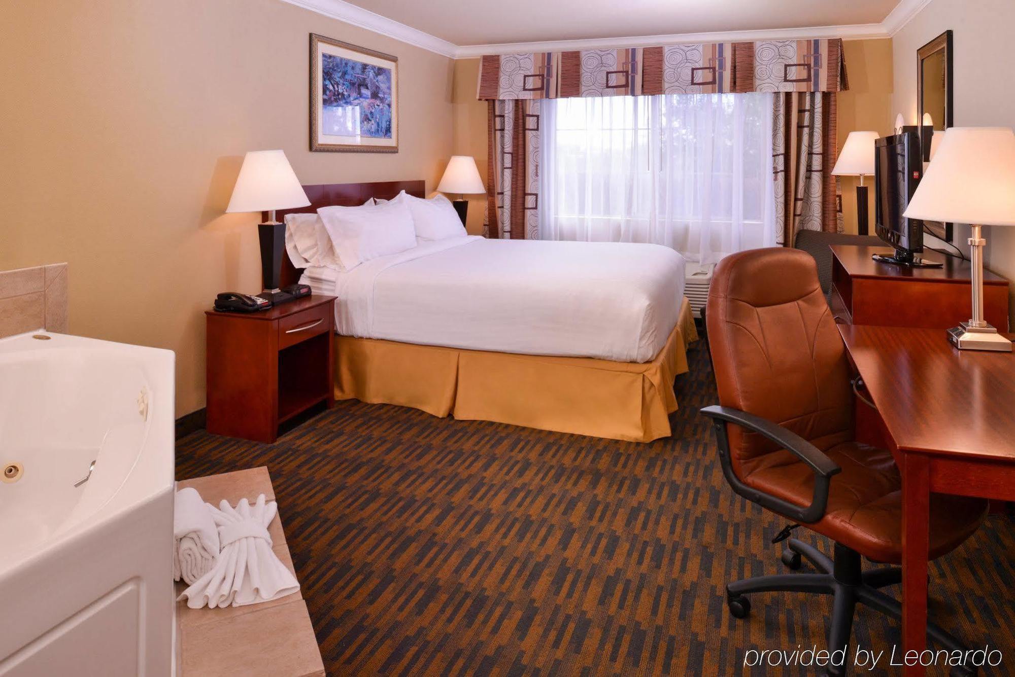 Holiday Inn Express & Suites Watsonville By Ihg Εξωτερικό φωτογραφία