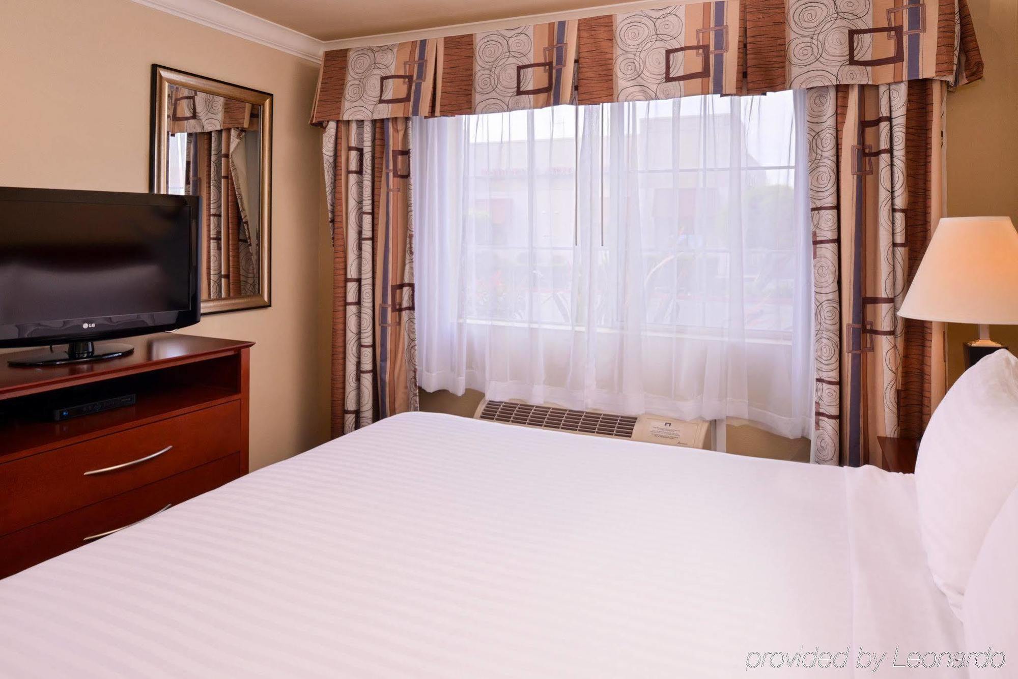 Holiday Inn Express & Suites Watsonville By Ihg Εξωτερικό φωτογραφία