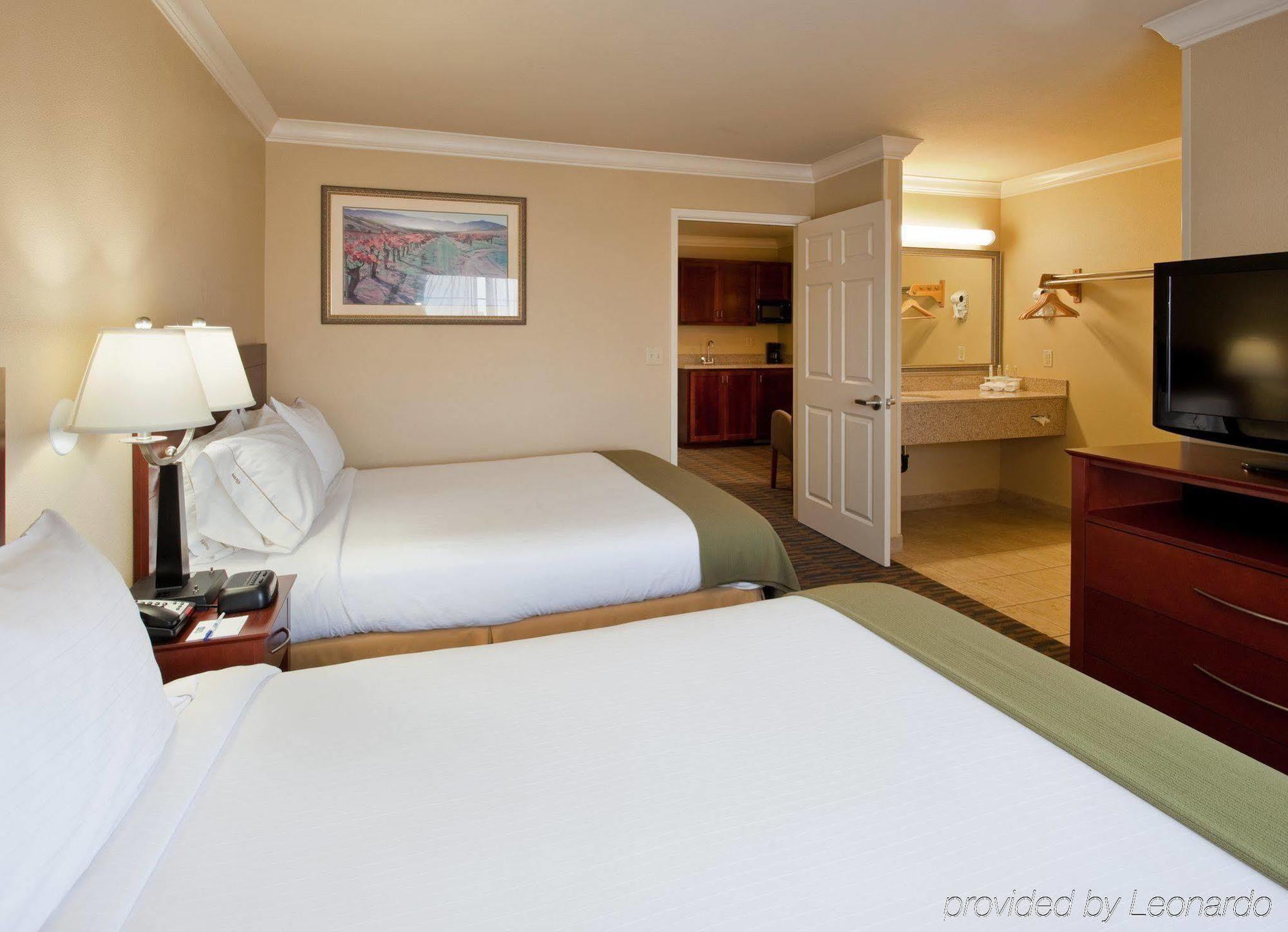 Holiday Inn Express & Suites Watsonville By Ihg Εξωτερικό φωτογραφία