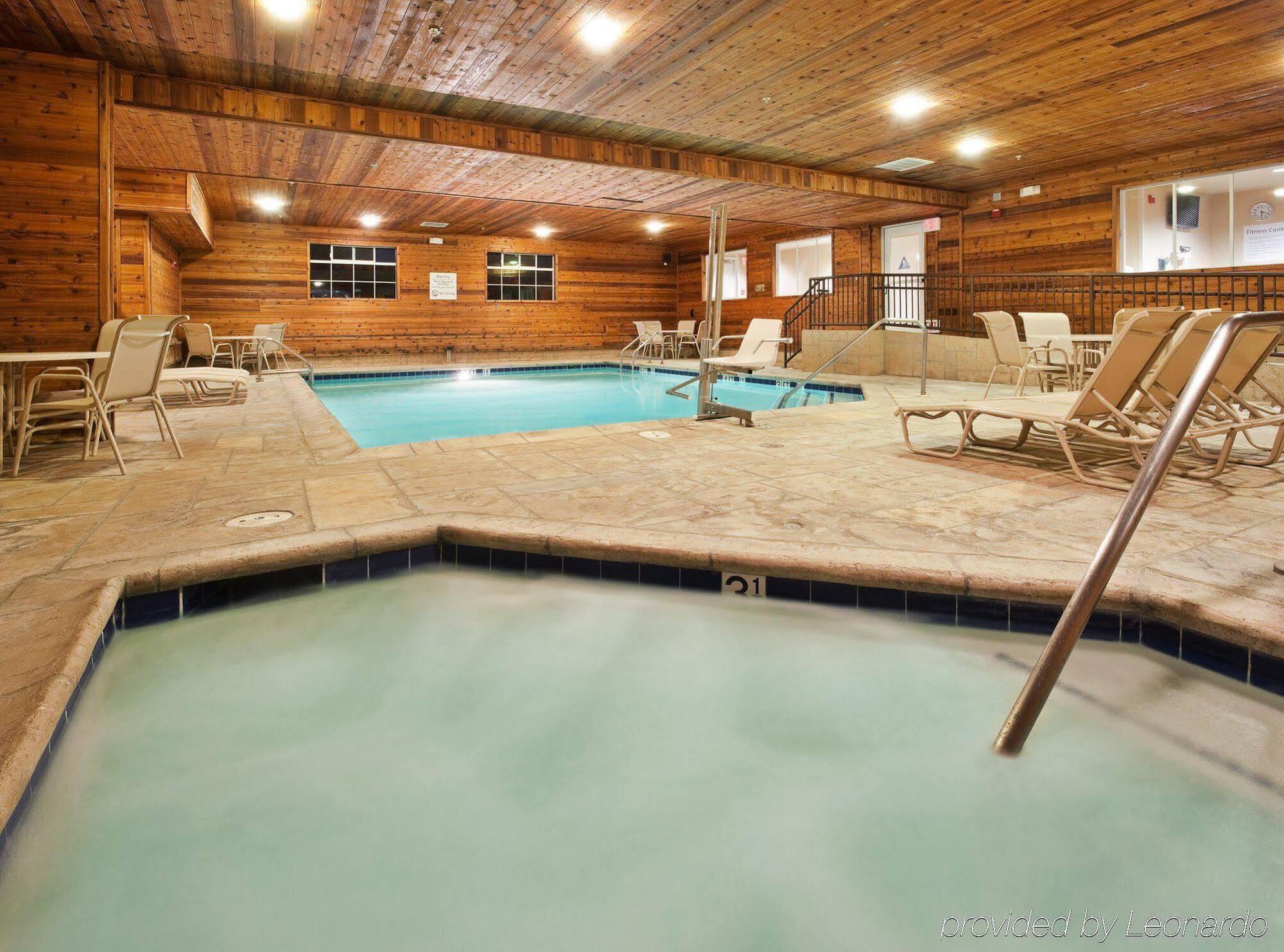Holiday Inn Express & Suites Watsonville By Ihg Εξωτερικό φωτογραφία